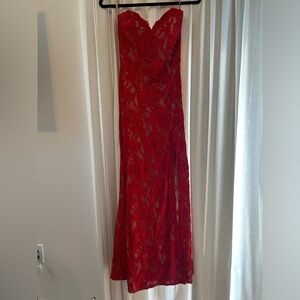 Elegant Red Lace Strapless Dress